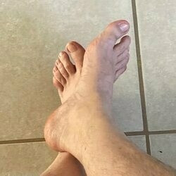 White feet profile picture