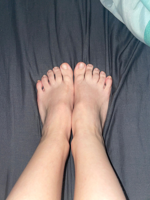 Lesbian_feet profile picture