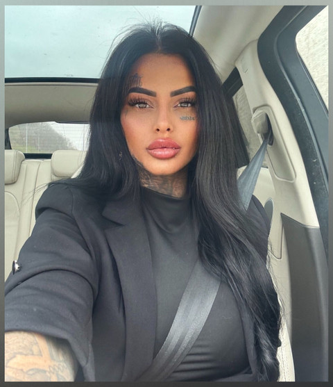 Axels Wife profile picture