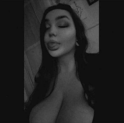 @thatgirlwiththebigtits @thatgirlwiththebigtits