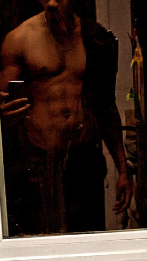 Maxxx V aka Maskedtuxedo profile picture