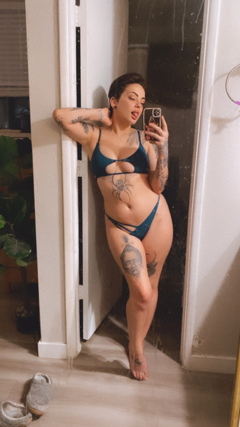 sunnie bee 🐝 profile picture