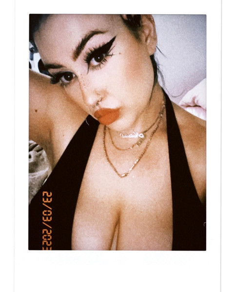 Lola Fox profile picture