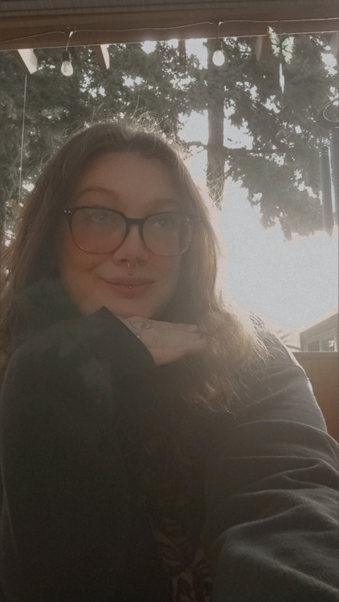 Emma Bee profile picture