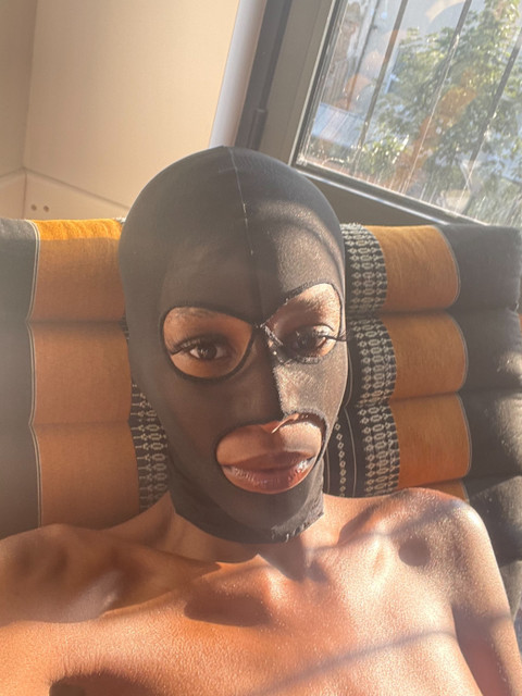 snack noir 🍜🍑 profile picture